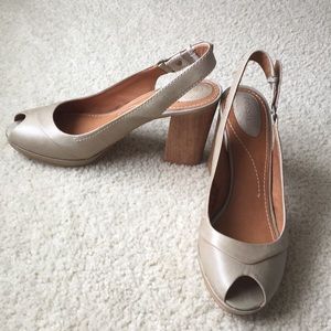 Fossil Tan Open Toe Shoes 8